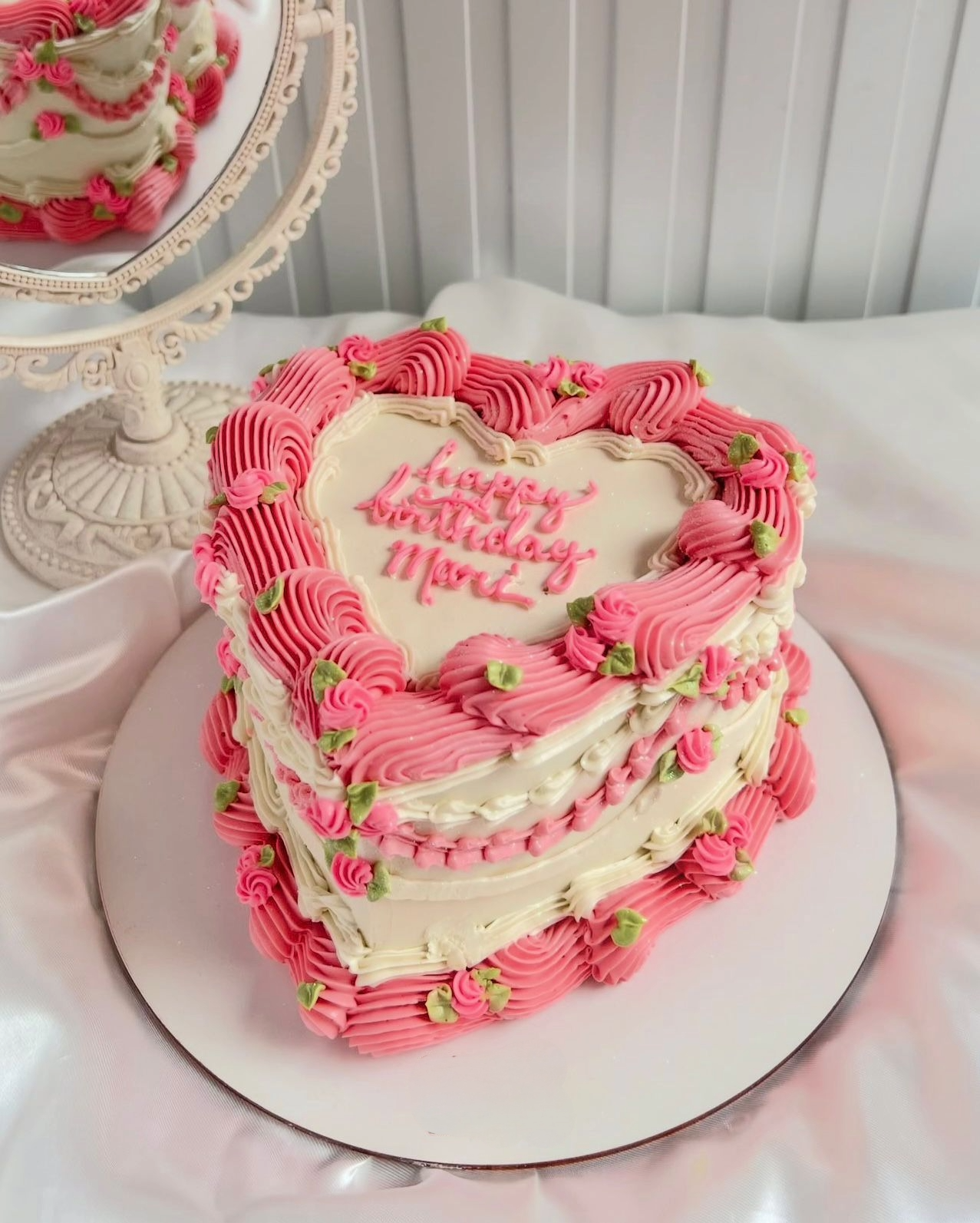 Vintage Pink Heart Cake 💕🎂