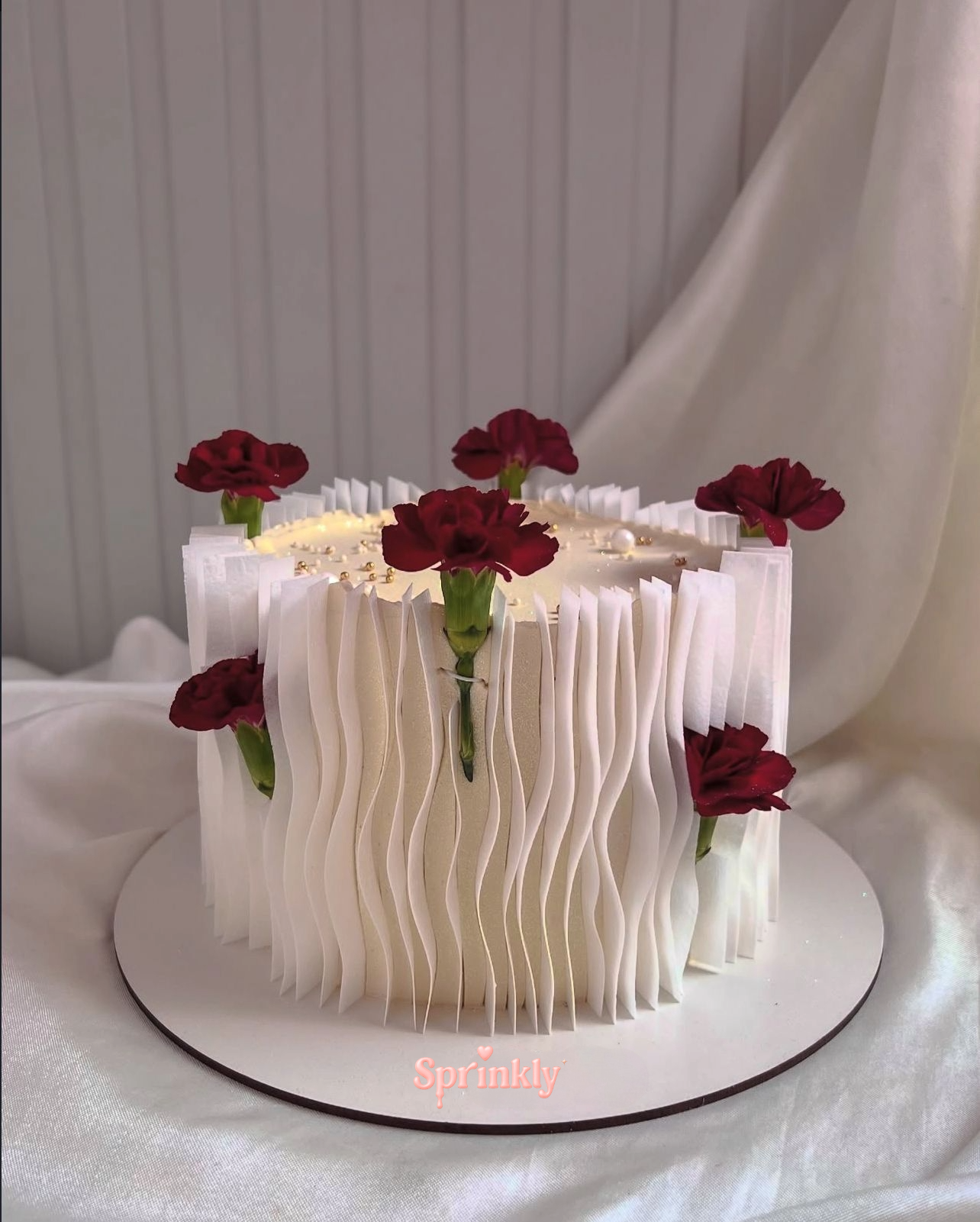 Elegant Red Carnation Cake ❤️✨🌹