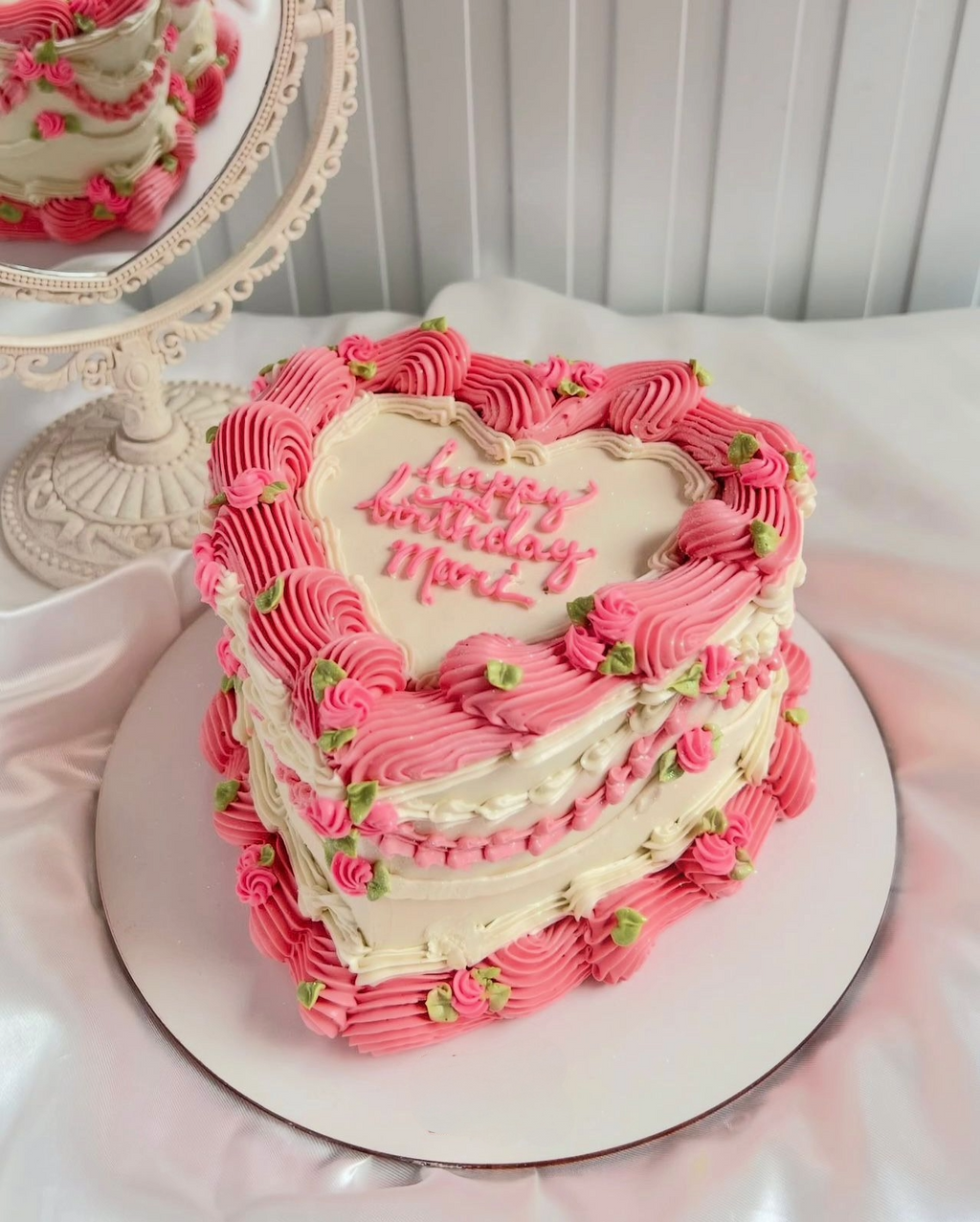 Vintage Pink Heart Cake 💕🎂
