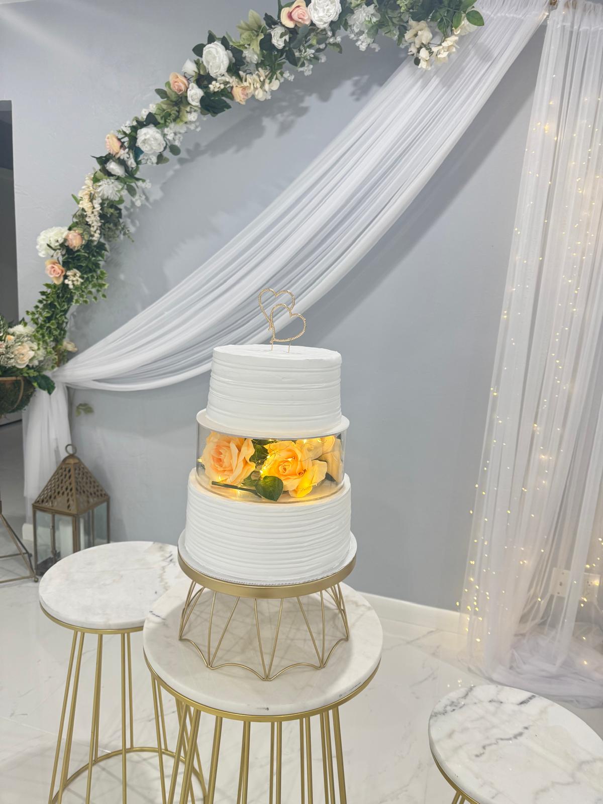 Elegant White Tier Cake with Floral Display 🌹🤍✨